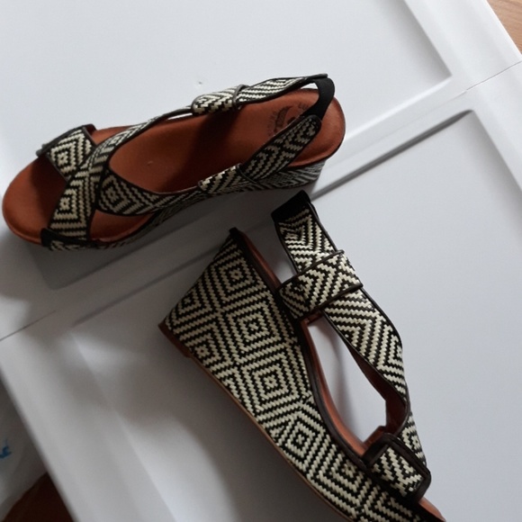 Shoes - Picture 5 of 5